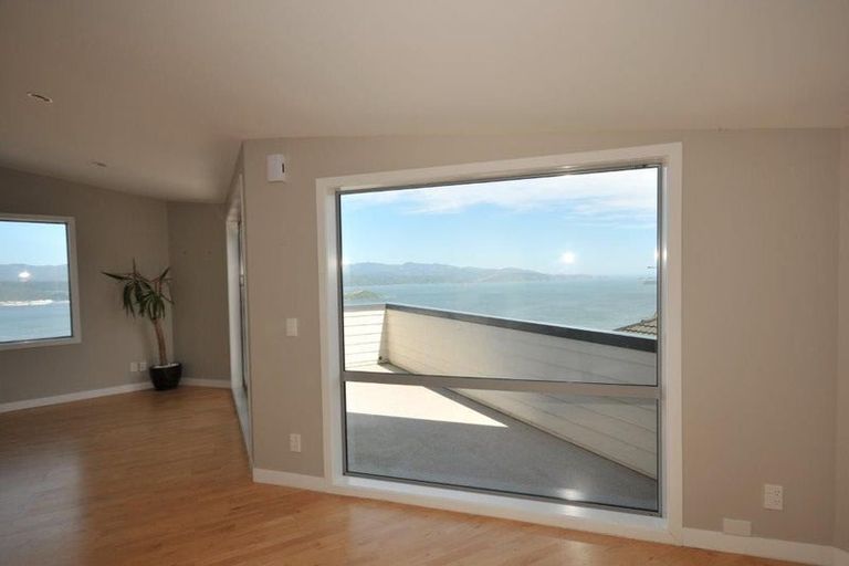 Photo of property in 12 Sunhaven Drive, Newlands, Wellington, 6037