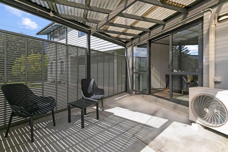 Photo of property in 2a Redwood Drive, Massey, Auckland, 0614