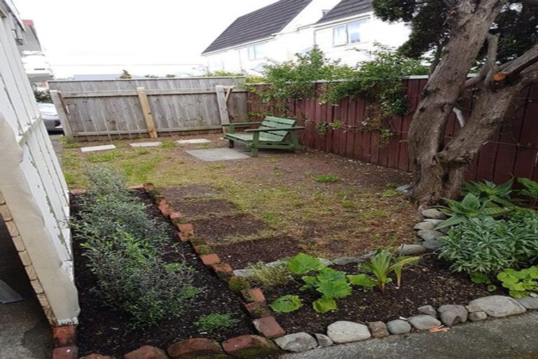 Photo of property in 72u7 Freyberg Street, Lyall Bay, Wellington, 6022