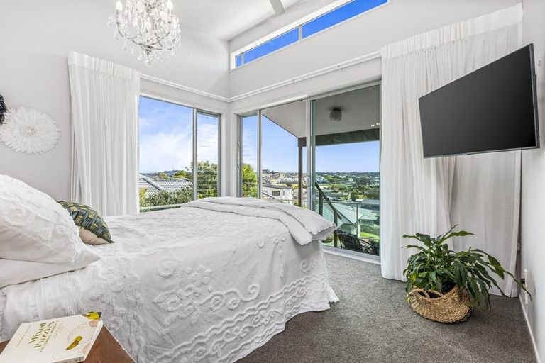 Photo of property in 3 Veronica Close, Red Beach, 0932