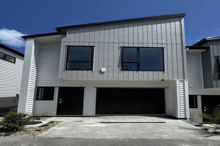 Photo of property in 30a/5 Tirimoana Road, Te Atatu South, Auckland, 0602