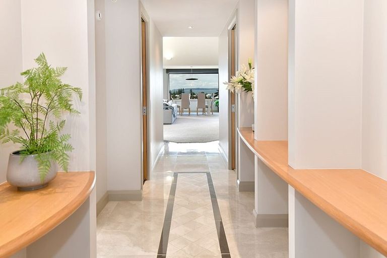 Photo of property in 37 Grovenor Drive, Orewa, 0931