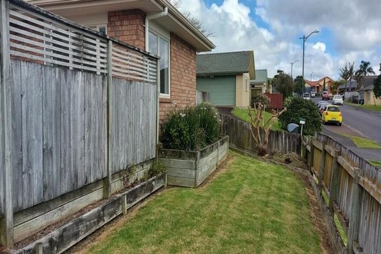 Photo of property in 2 Northridge Terrace, Massey, Auckland, 0614