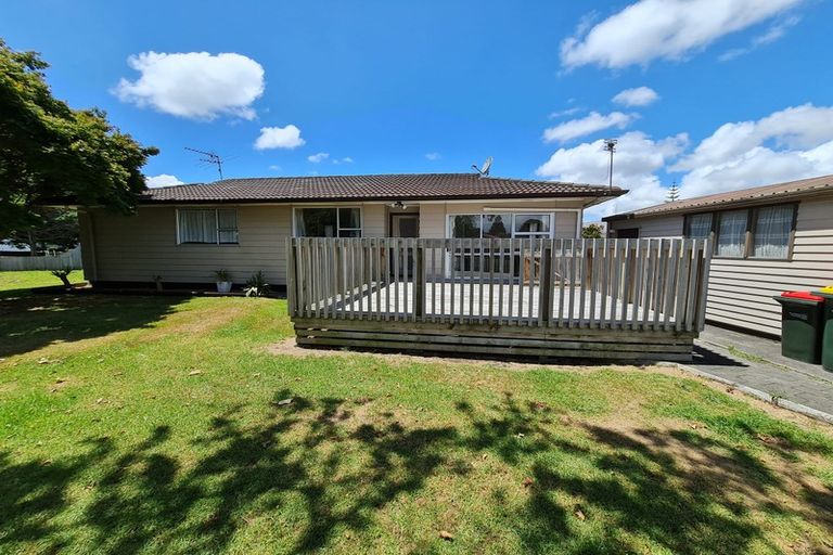 Photo of property in 3 Pukeroa Place, Papakura, 2110