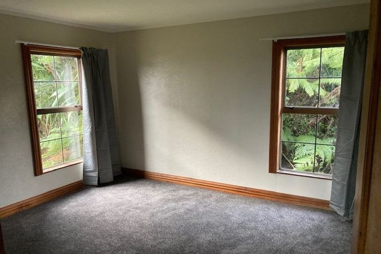 Photo of property in 10 Grumman Lane, Newlands, Wellington, 6037