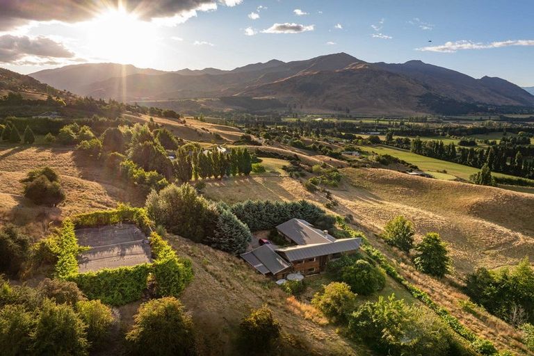 Photo of property in 711 Mount Barker Road, Wanaka, 9382