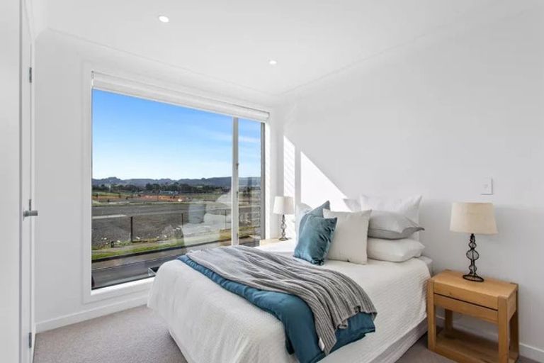 Photo of property in 10 Viridian Avenue, Rosehill, 2113