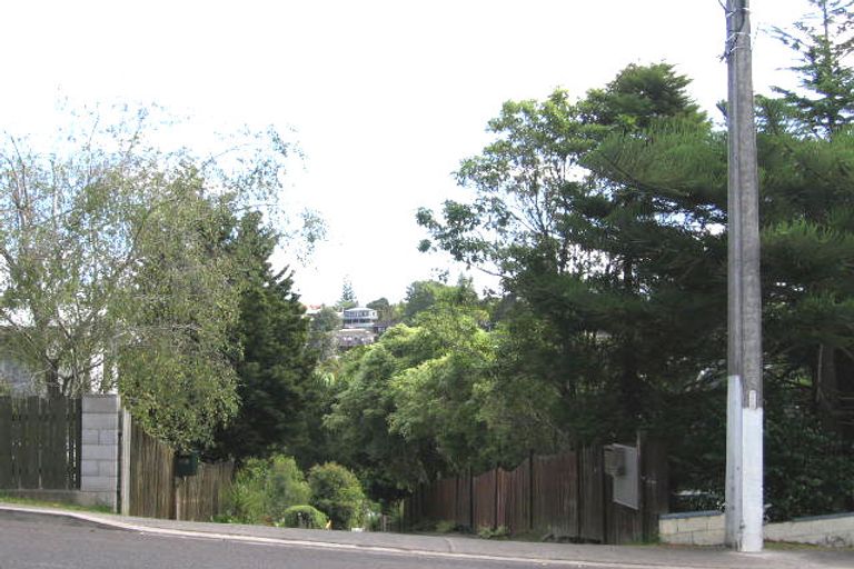 Photo of property in 121 Eskdale Road, Birkdale, Auckland, 0626