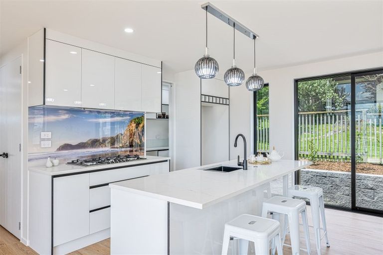 Photo of property in 5 Shibata Rise, Ranui, Auckland, 0612