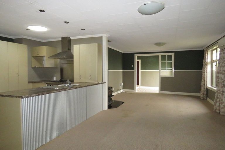 Photo of property in 32 Brougham Street, Westport, 7825