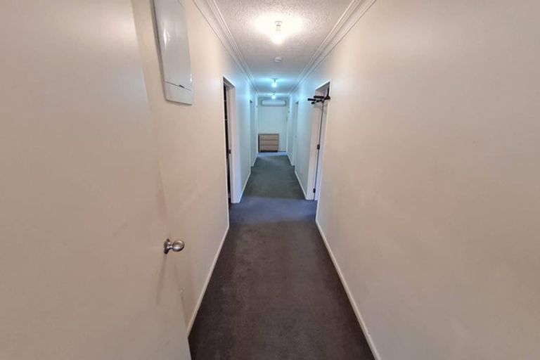 Photo of property in 12 Gatonby Place, Avonhead, Christchurch, 8042