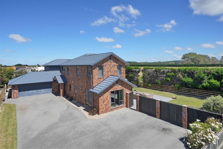 Photo of property in 43 Globe Bay Drive, Templeton, Christchurch, 8042