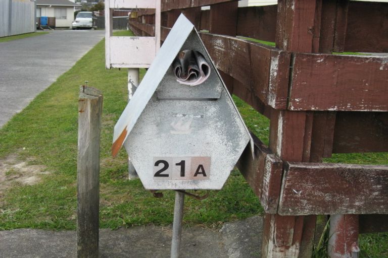 Photo of property in 2/21 Kendal Grove, Wainuiomata, Lower Hutt, 5014