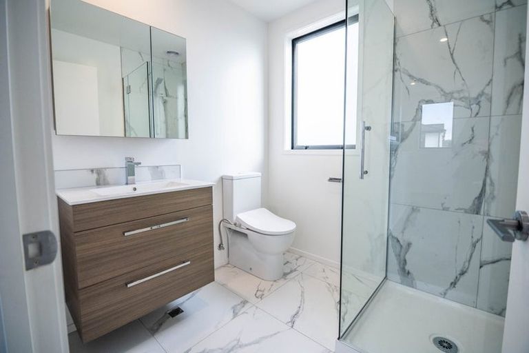Photo of property in 16 Ilfracombe Place, Burnside, Christchurch, 8053