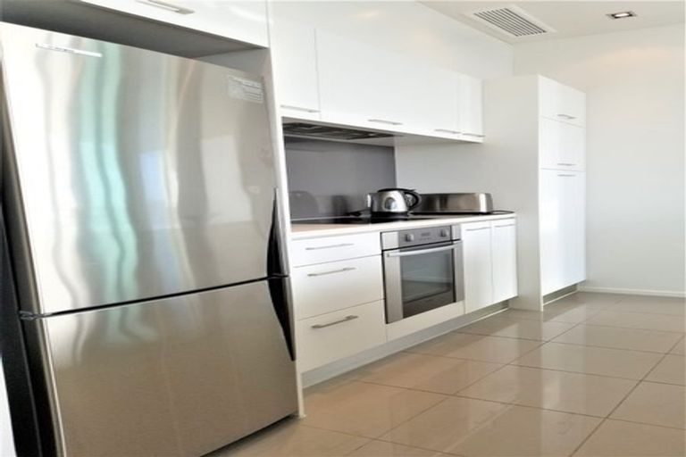Photo of property in Sentinel Apartments, 1102/3 Northcroft Street, Takapuna, Auckland, 0622