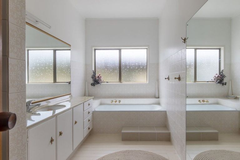 Photo of property in 381 Racecourse Road, Waipukurau, 4282