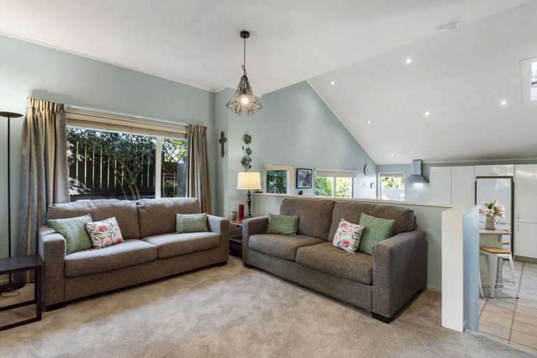 Photo of property in 1/31 Taroka Close, Pinehill, Auckland, 0632