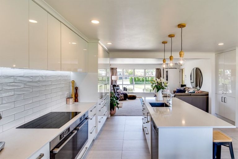 Photo of property in 41 Avondale Road, Taradale, Napier, 4112