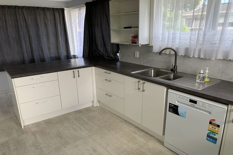 Photo of property in 22 Orly Avenue, Mangere, Auckland, 2022