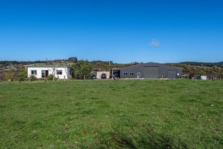 Photo of property in 273 Forestry Road, Waitoki, Kaukapakapa, 0871