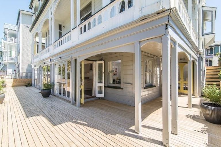 Photo of property in 219u1 The Terrace, Wellington Central, Wellington, 6011
