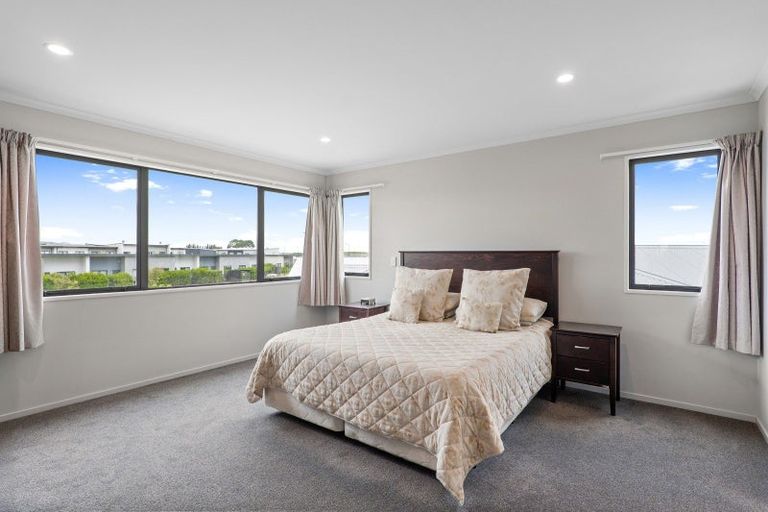 Photo of property in 28 William Dawson Crescent, Wigram, Christchurch, 8025