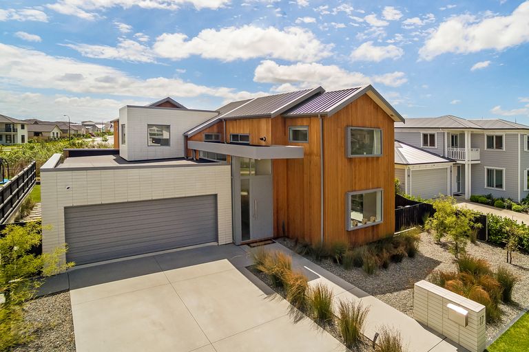 Photo of property in 17 Bayvista Drive, Karaka, Papakura, 2113