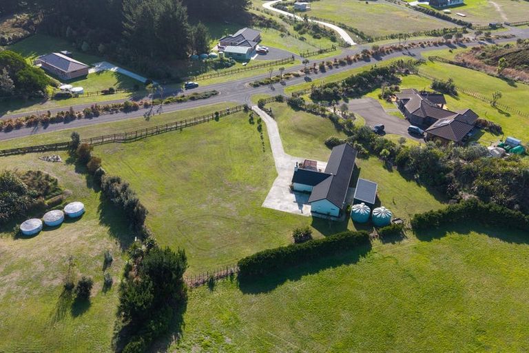 Photo of property in 66 Waitarere Rise Avenue, Waitarere, Levin, 5510