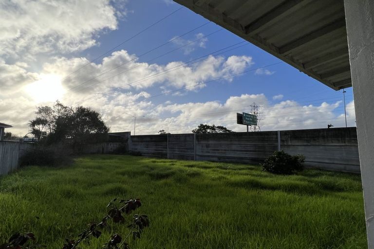 Photo of property in 25 Marewa Street, Te Atatu South, Auckland, 0610