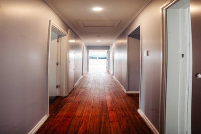 Photo of property in 2 Selwyn Lane, Lyttelton, 8082
