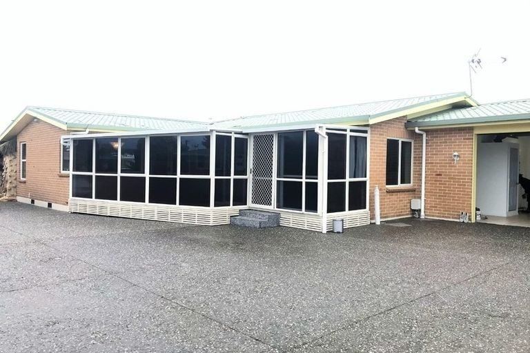 Photo of property in 186 Old Wairoa Road, Papakura, 2110