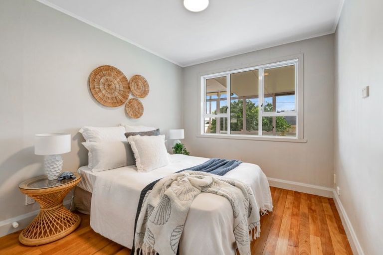 Photo of property in 1/179 Centreway Road, Orewa, 0931