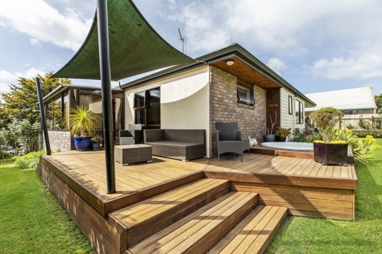 Photo of property in 19 Norrie Street, Te Puke, 3119