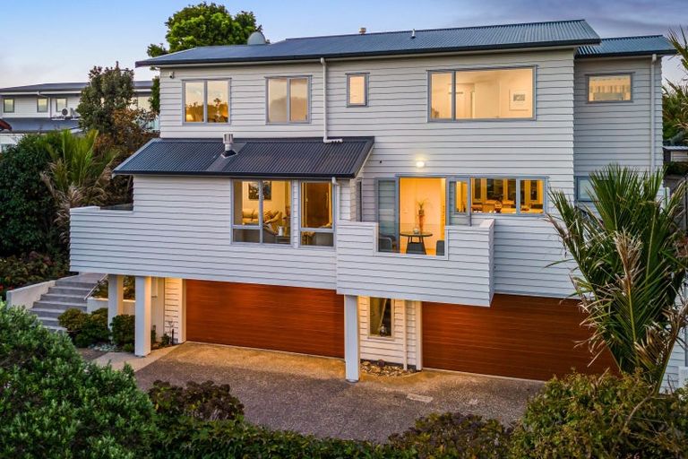 Photo of property in 18a Sylvan Park Avenue, Milford, Auckland, 0620