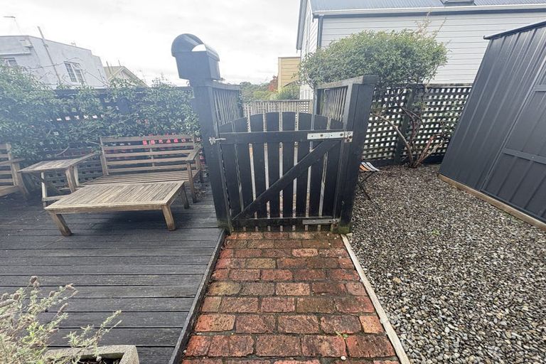 Photo of property in 18b Saint Mary Street, Thorndon, Wellington, 6011
