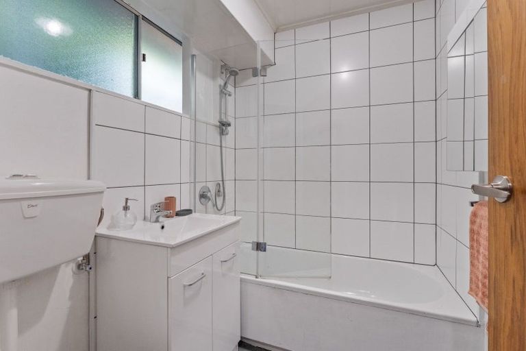 Photo of property in 4/16 John Street, Titahi Bay, Porirua, 5022