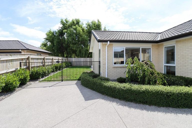 Photo of property in 60 Feist Street, Carterton, 5713