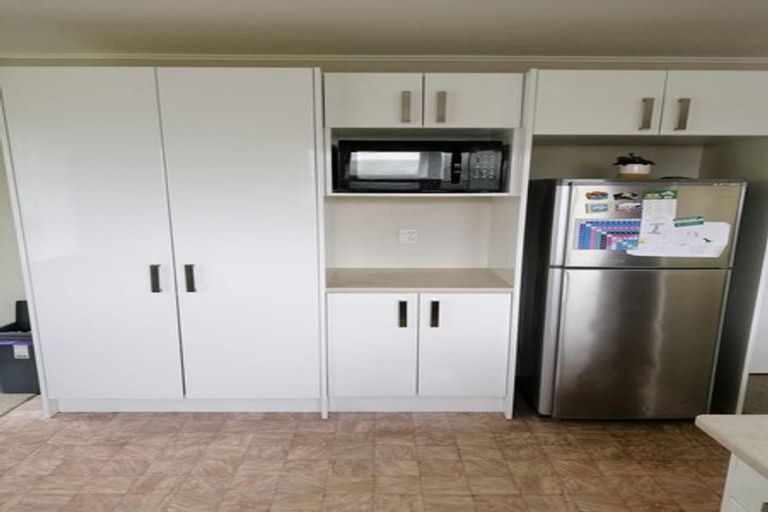 Photo of property in 26 Horokiwi Road West, Newlands, Wellington, 6037