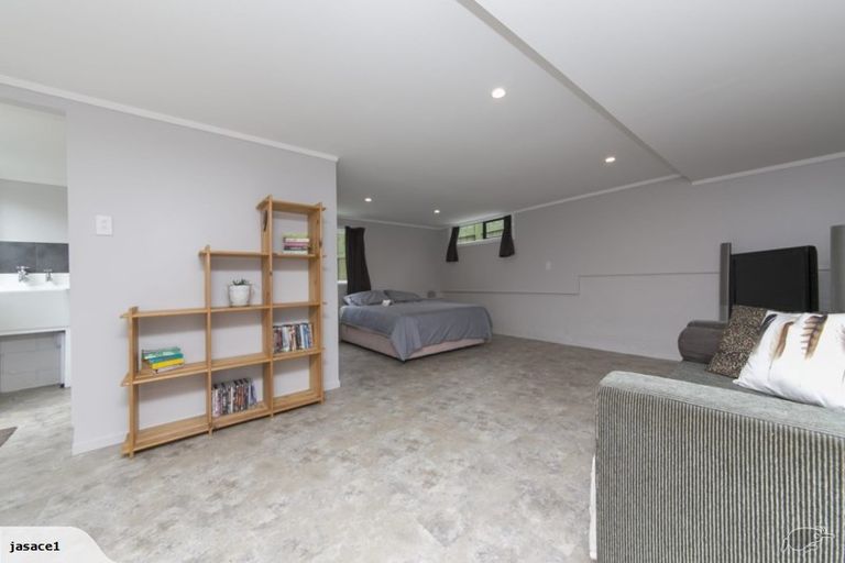 Photo of property in 36 Stottholm Road, Titirangi, Auckland, 0604