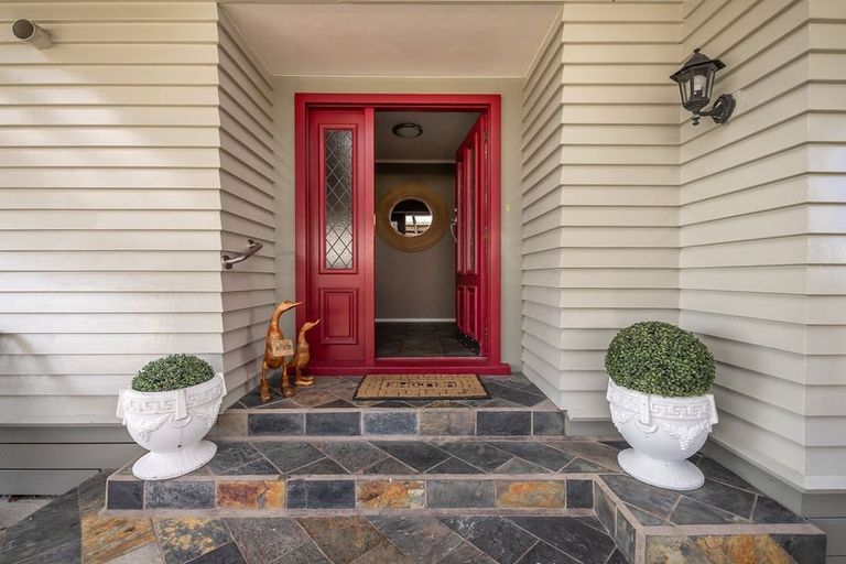 Photo of property in 22 Queen Street, Westport, 7825