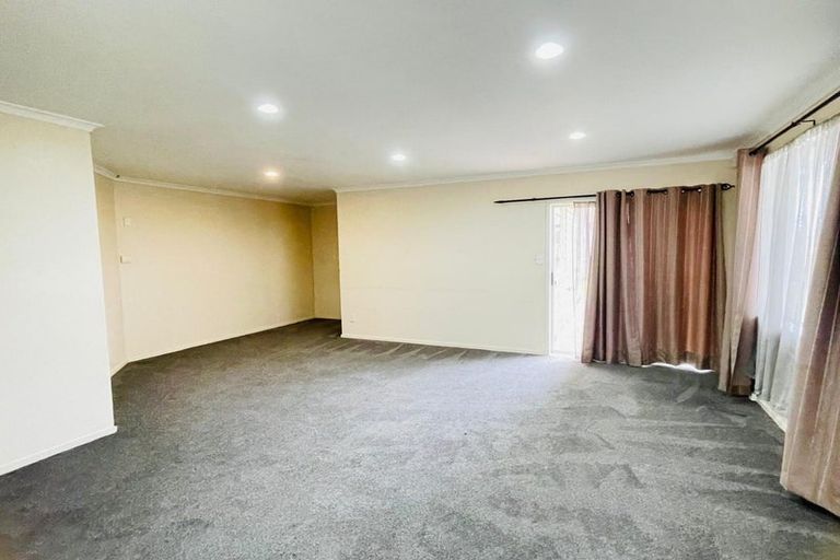 Photo of property in 53 Kayes Road, Pukekohe, 2120