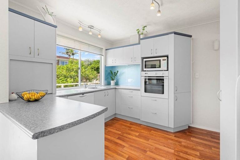 Photo of property in 2/420 Great South Road, Opaheke, Papakura, 2113