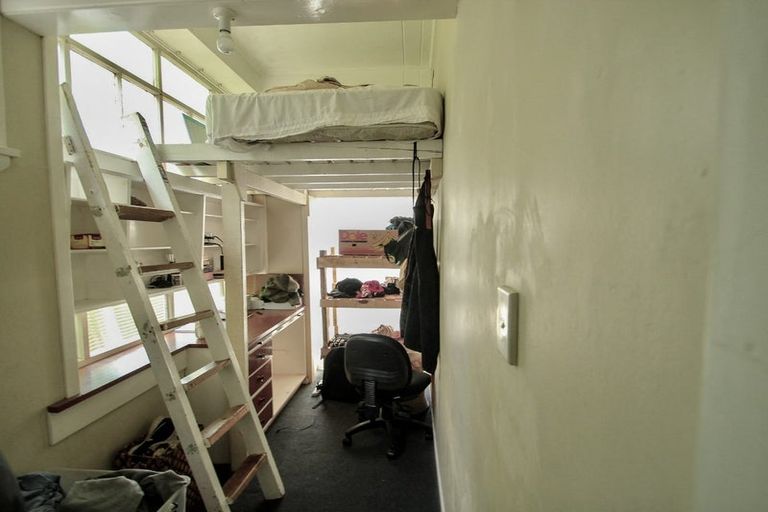 Photo of property in Carillion/the Knoll, 33 Thompson Street, Mount Cook, Wellington, 6011