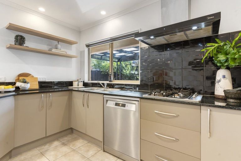 Photo of property in 26 Heidi Crescent, Flat Bush, Auckland, 2016