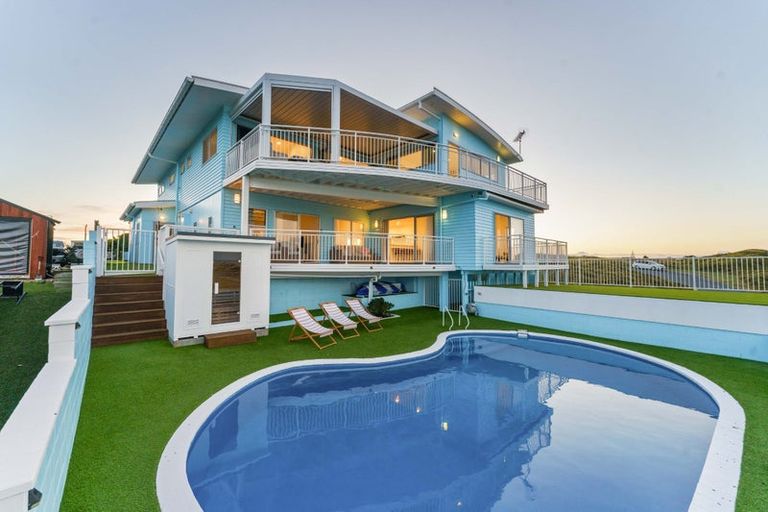 Photo of property in 1011 Papamoa Beach Road, Papamoa Beach, Papamoa, 3118