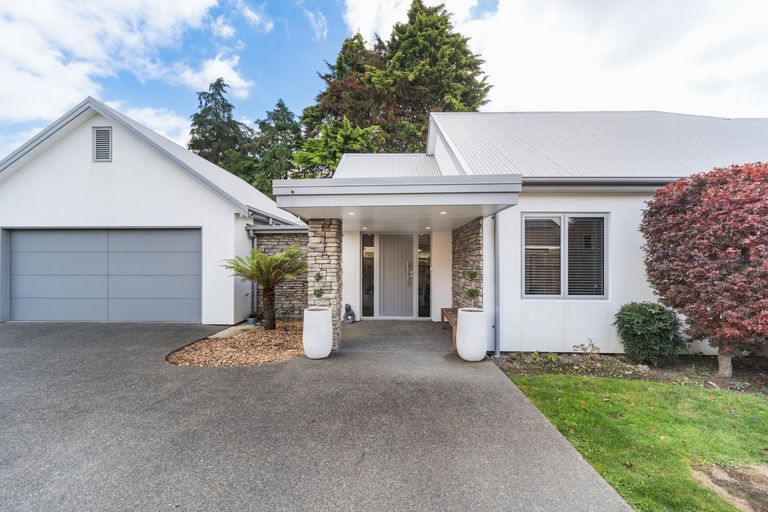Photo of property in 5 Heritage Place, Terrace End, Palmerston North, 4410