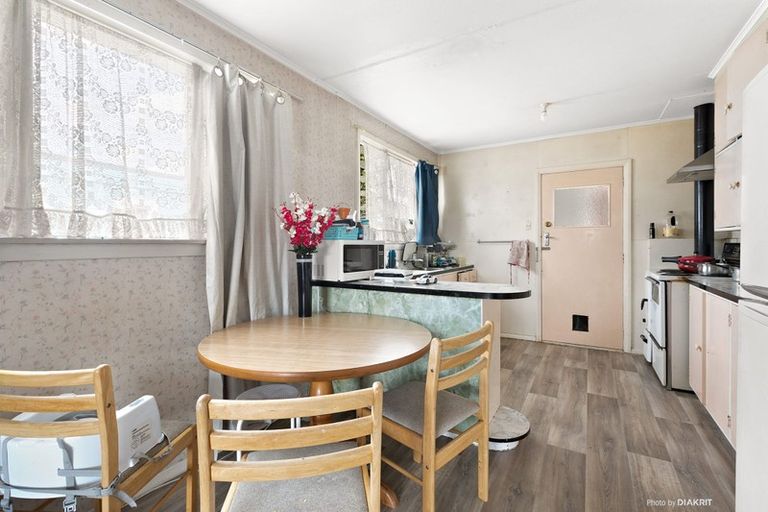 Photo of property in 9 Costley Street, Carterton, 5713