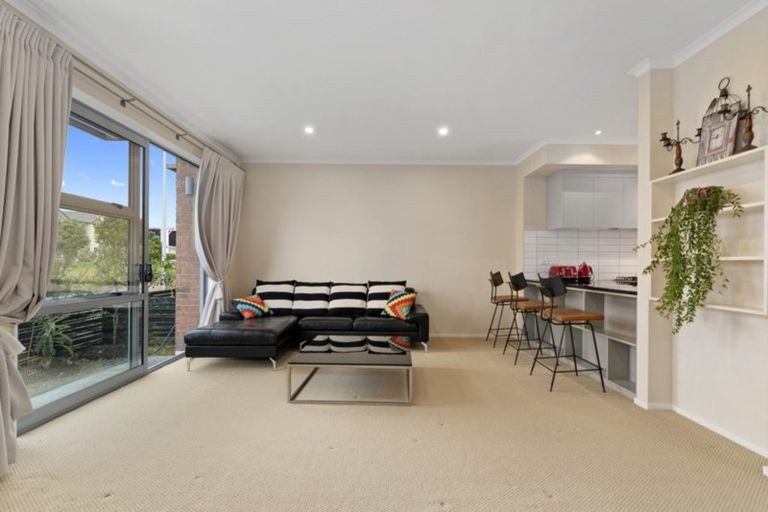 Photo of property in 6 Kittyhawk Lane, Hobsonville, Auckland, 0616