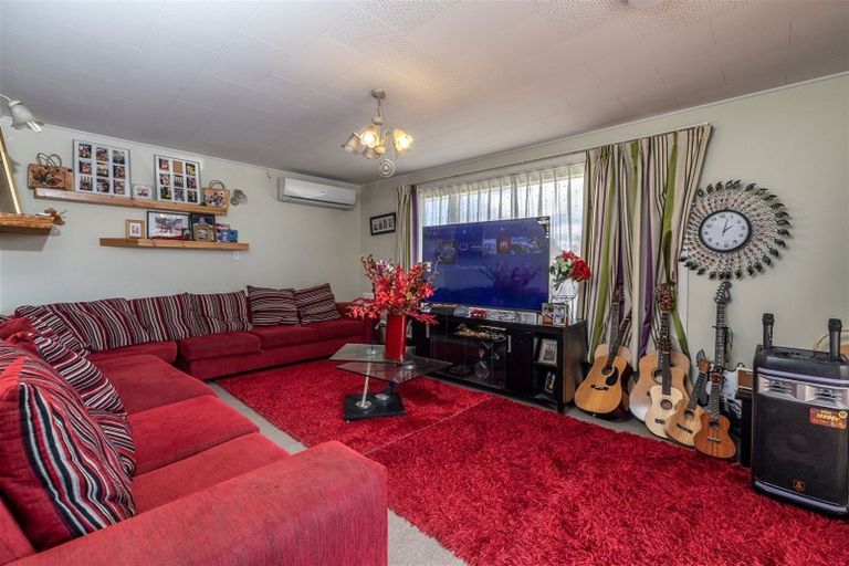 Photo of property in 33 Oriana Crescent, Hornby, Christchurch, 8042
