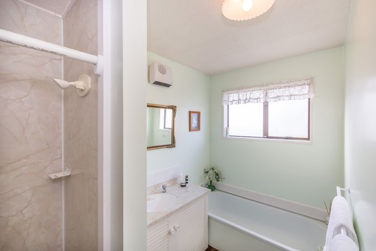 Photo of property in 2/81 Veitches Road, Casebrook, Christchurch, 8051